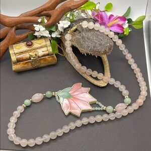 Floral MOP inlay necklace vintage C42